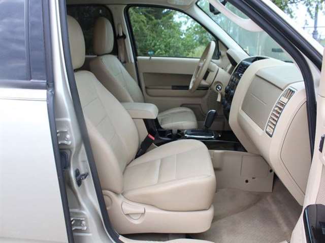 Ford Escape 2012 photo 11